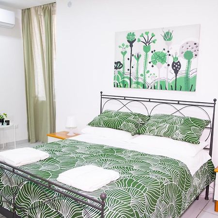 Le Dimore Di Emilia - Casa Bea Napoli Bagian luar foto